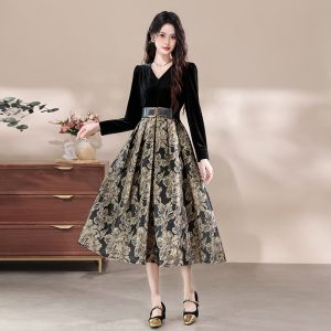 Women's Vintage Style A-Line Long Sleeve V-Neck Midi Dress with Floral Pattern and Back Zipper