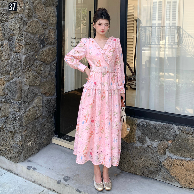 French Tea Break V-Neck Floral Dress with Belt - Image 3