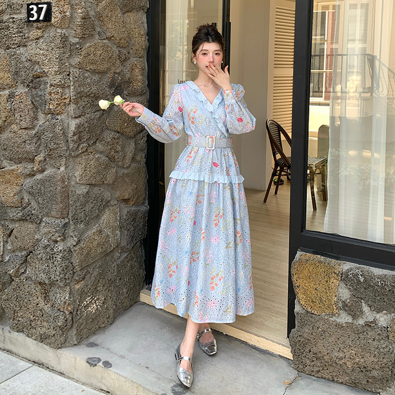 French Tea Break V-Neck Floral Dress with Belt - Image 4