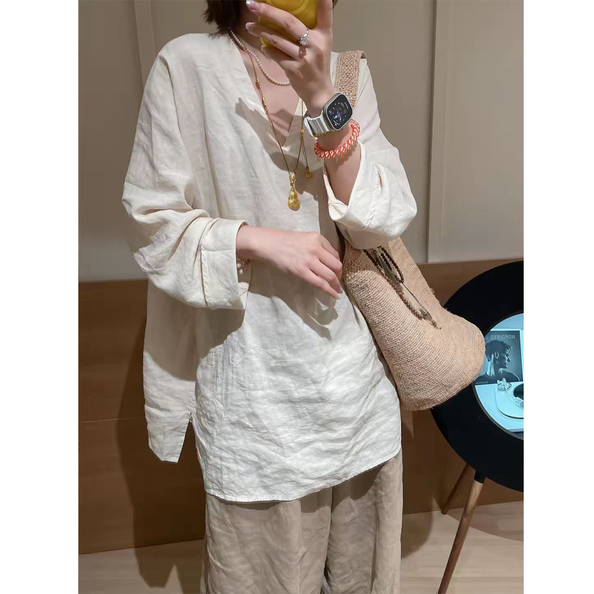 Autumn New Relaxed Fit Korean Style Cotton Linen V-Neck Long Sleeve Shirt - Image 4